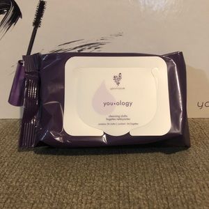 Younique Cleansing Wipes